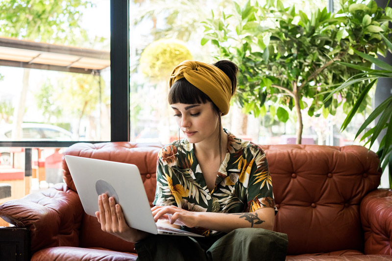 girl with laptop